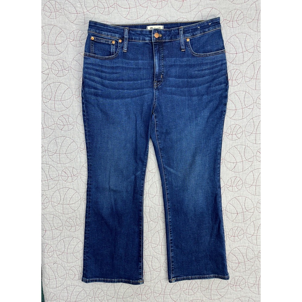 NEW Madewell Jeans Blue Curvy Kick Out Dark Wash NN498 / Women's 33